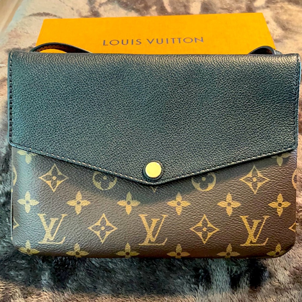 🎈🎈💯 Louis Vuitton Monogram & Black Twice Crossbody Authentic